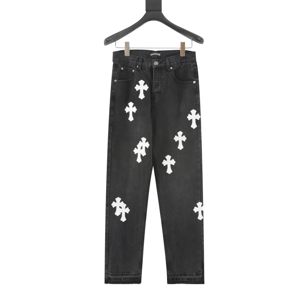 P220 model number Y827 Chromehearts/Chrome Hearts classic leather label cross denim trousers After the trousers are finished, they are subjected to heavy enzyme stone grinding and rinsing. Each pair is different in washing. The heavy washing process has many hidden secret details. The trousers featured this time are perfect in terms of shape and upper body. It is no exaggeration to say that it takes more time to make 20 short-sleeves than to make one pair of jeans. The fabric is made of 12.2 ounces of high-quality denim. Only denim with 12 ounces or more can have the unique high-end texture of denim. I am very satisfied with the proofing after several washes. Size:28-34
